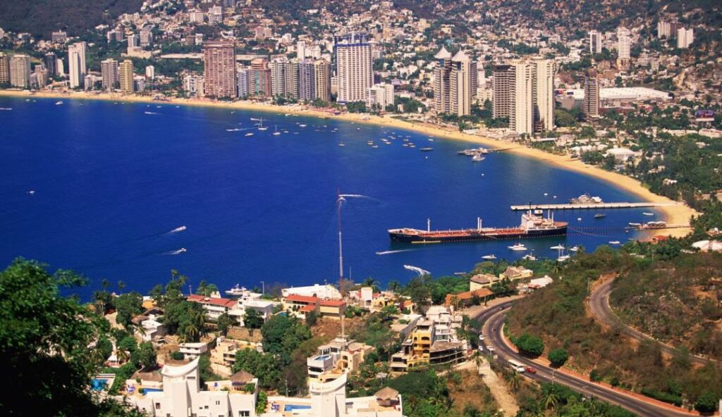 Vista panorámica de Acapulco - día